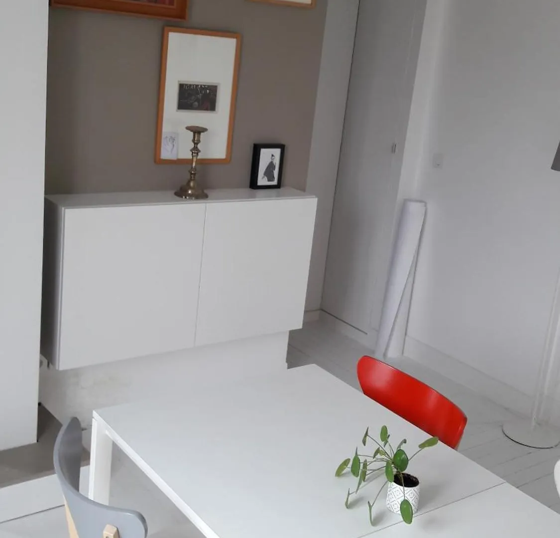 3 Rooms Apartment Business Rooftop View To Montmartre Paris France